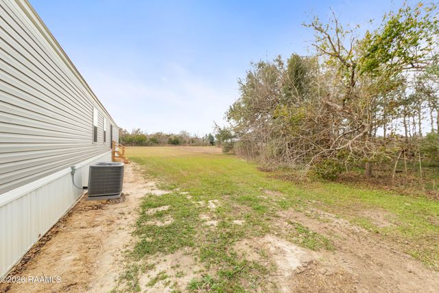 1351 B B Senior High School Road, Breaux Bridge, LA 70517