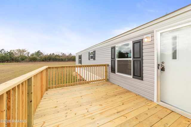 1351 B B Senior High School Road, Breaux Bridge, LA 70517