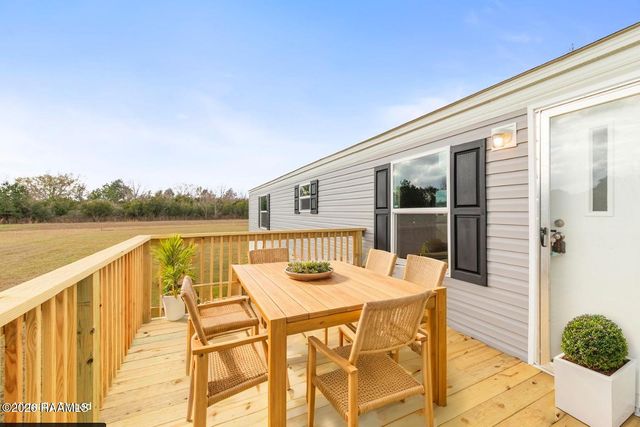 1351 B B Senior High School Road, Breaux Bridge, LA 70517