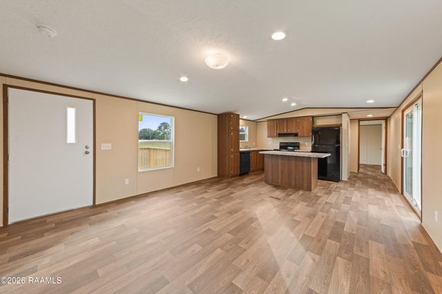 1351 B B Senior High School Road, Breaux Bridge, LA 70517