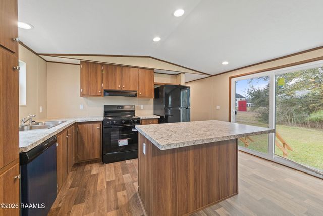 1351 B B Senior High School Road, Breaux Bridge, LA 70517