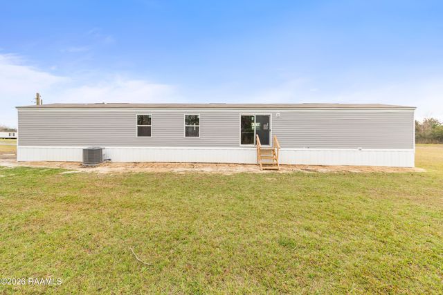 1351 B B Senior High School Road, Breaux Bridge, LA 70517