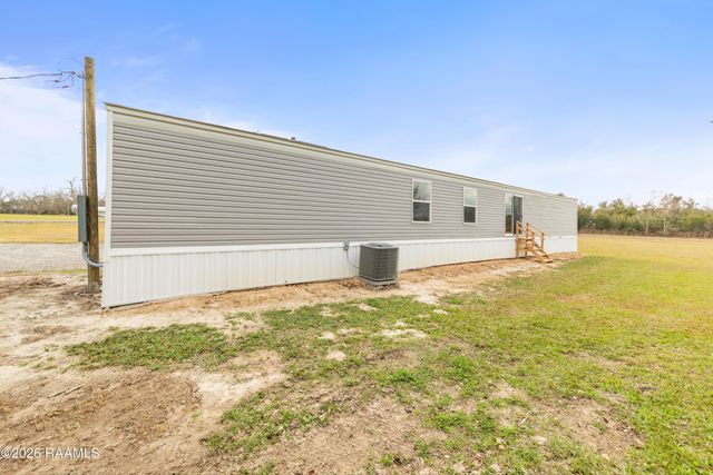 1351 B B Senior High School Road, Breaux Bridge, LA 70517