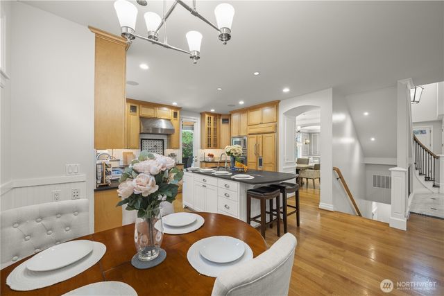 1308 100th Avenue NE, Bellevue, WA 98004