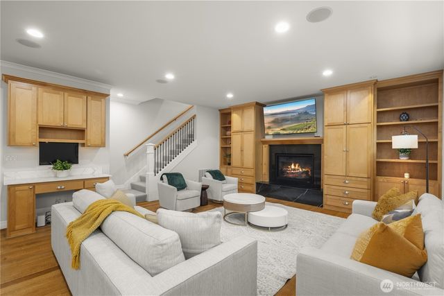 1308 100th Avenue NE, Bellevue, WA 98004