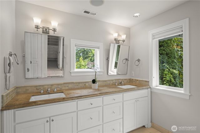 1308 100th Avenue NE, Bellevue, WA 98004