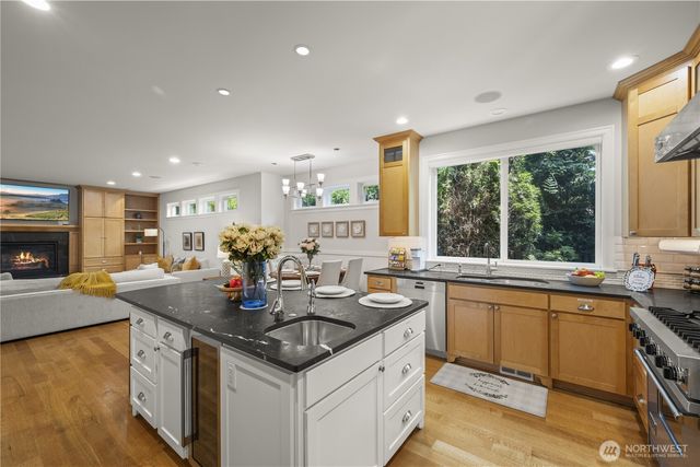 1308 100th Avenue NE, Bellevue, WA 98004