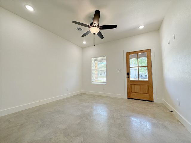 611 W Baker Street, Denison, TX 75020