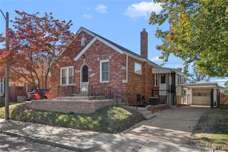 5230 Sunshine Drive, St Louis, MO 63109