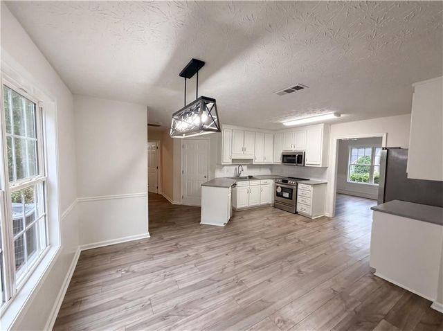 2800 Alcovy River View, Dacula, GA 30019