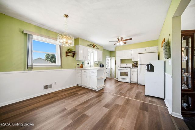 2604 Alps Rd, Louisville, KY 40216