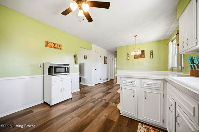 2604 Alps Rd, Louisville, KY 40216