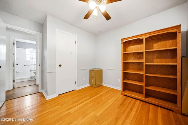 2604 Alps Rd, Louisville, KY 40216