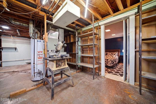 2604 Alps Rd, Louisville, KY 40216