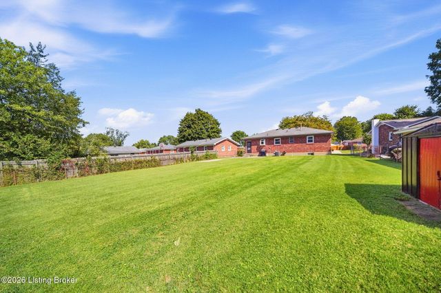 2604 Alps Rd, Louisville, KY 40216