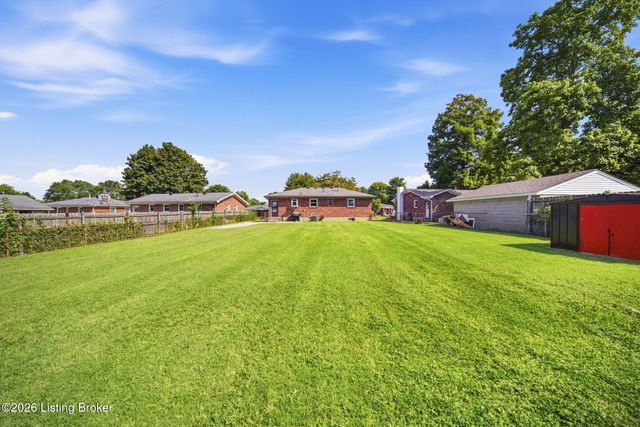 2604 Alps Rd, Louisville, KY 40216