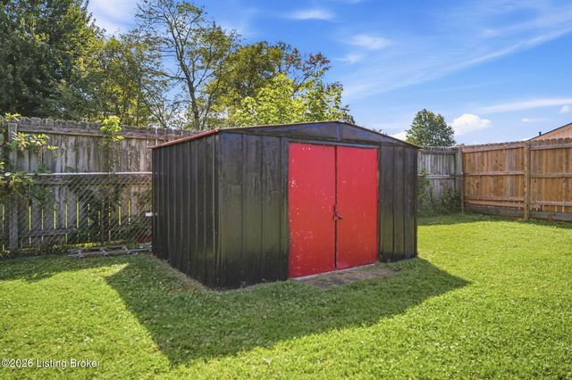 2604 Alps Rd, Louisville, KY 40216
