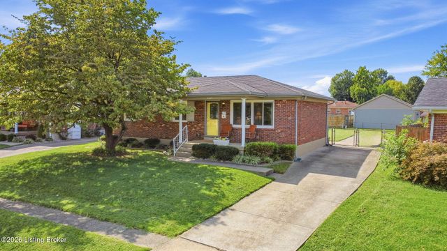2604 Alps Rd, Louisville, KY 40216