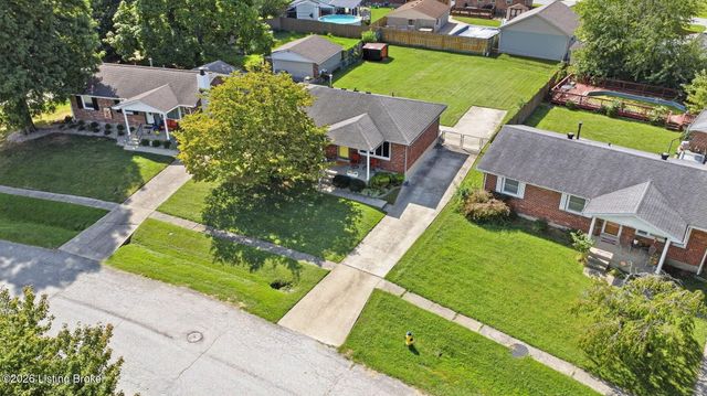 2604 Alps Rd, Louisville, KY 40216