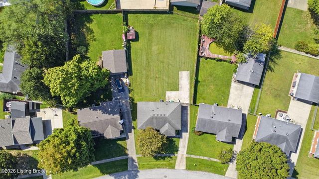 2604 Alps Rd, Louisville, KY 40216
