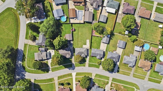 2604 Alps Rd, Louisville, KY 40216