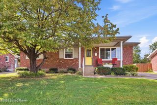 2604 Alps Rd, Louisville, KY 40216