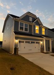 46 Storm Lane, Hoschton, GA 30548