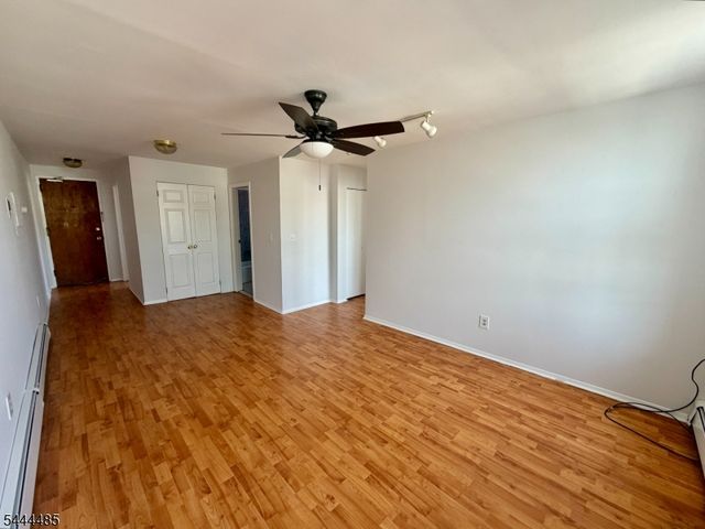787 Summit Ave 11, Jersey City, NJ 07307