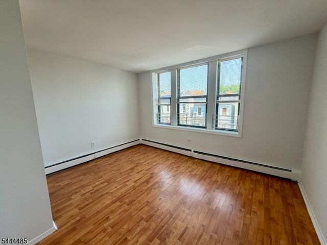 787 Summit Ave 11, Jersey City, NJ 07307