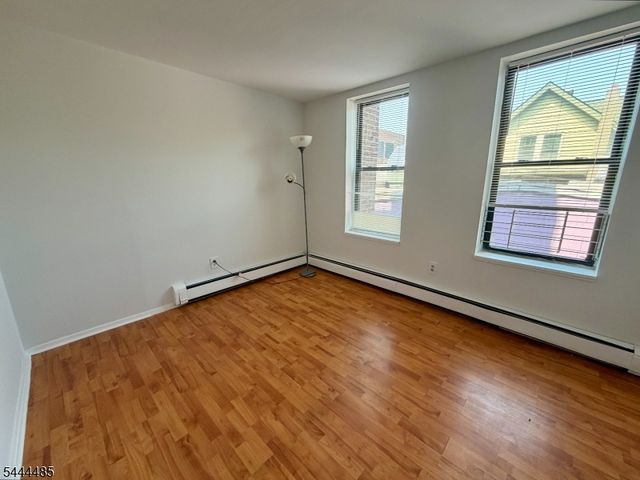 787 Summit Ave 11, Jersey City, NJ 07307
