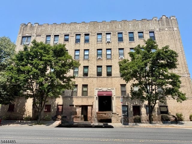 787 Summit Ave 11, Jersey City, NJ 07307