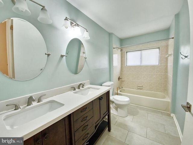 8 GRUENTHER CT, Rockville, MD 20851