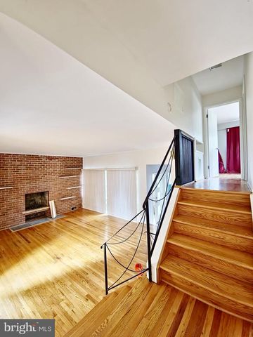 8 GRUENTHER CT, Rockville, MD 20851