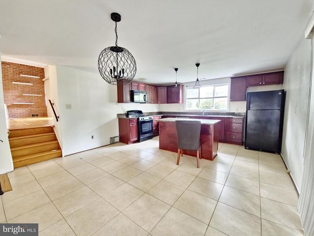 8 GRUENTHER CT, Rockville, MD 20851