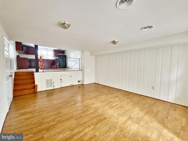 8 GRUENTHER CT, Rockville, MD 20851