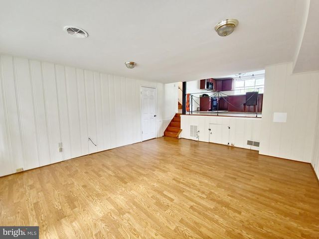 8 GRUENTHER CT, Rockville, MD 20851