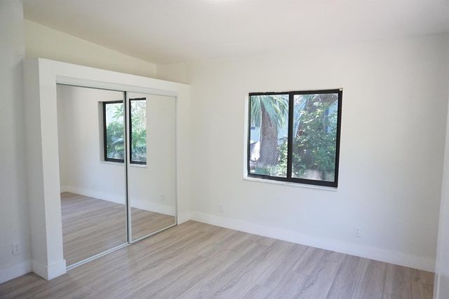 310 SW 1st Avenue, Boynton Beach, FL 33435