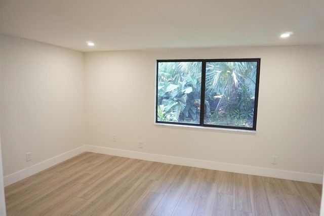 310 SW 1st Avenue, Boynton Beach, FL 33435