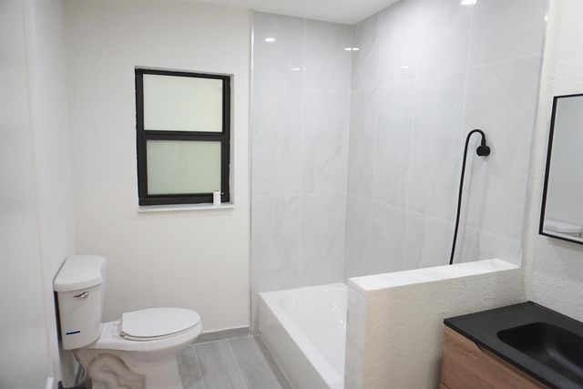 310 SW 1st Avenue, Boynton Beach, FL 33435