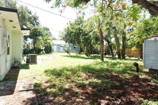 310 SW 1st Avenue, Boynton Beach, FL 33435