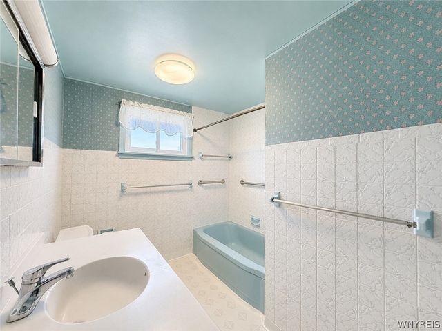 1895 Bruce Lane, Grand Island, NY 14072