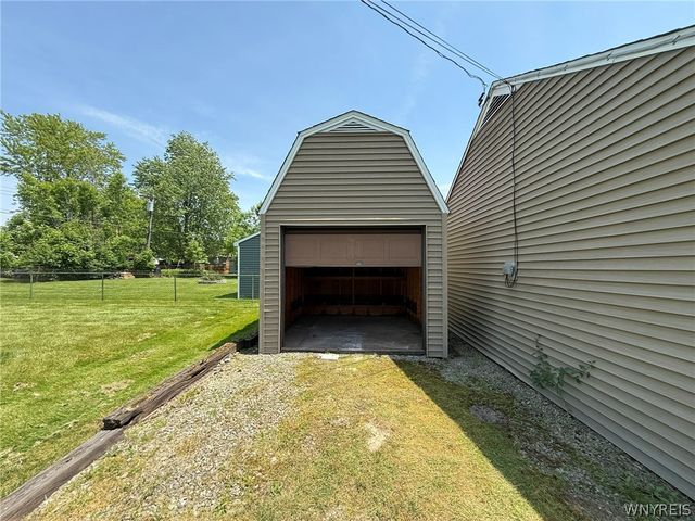 1895 Bruce Lane, Grand Island, NY 14072