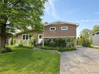 1895 Bruce Lane, Grand Island, NY 14072