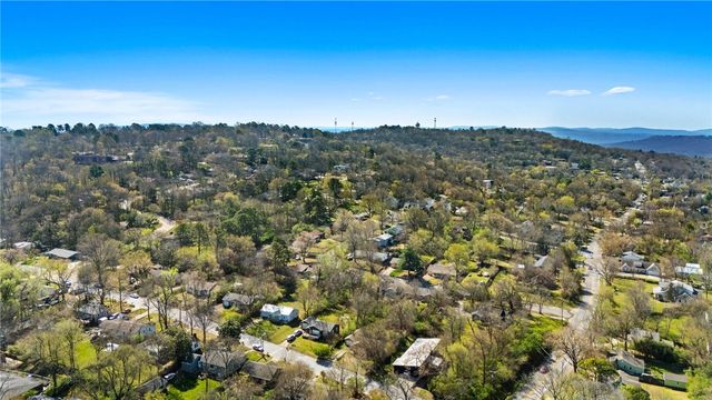 739 E Jackson Drive, Fayetteville, AR 72701