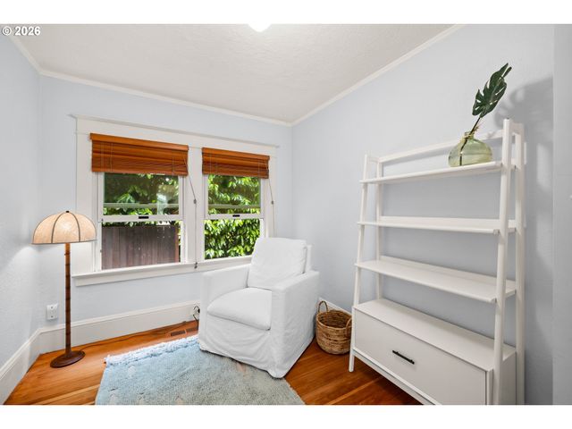 1217 Sw SPRING GARDEN St, Portland, OR 97219