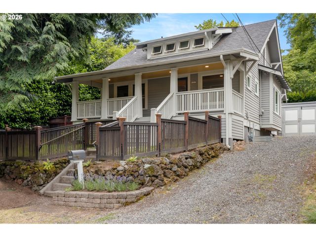 1217 Sw SPRING GARDEN St, Portland, OR 97219