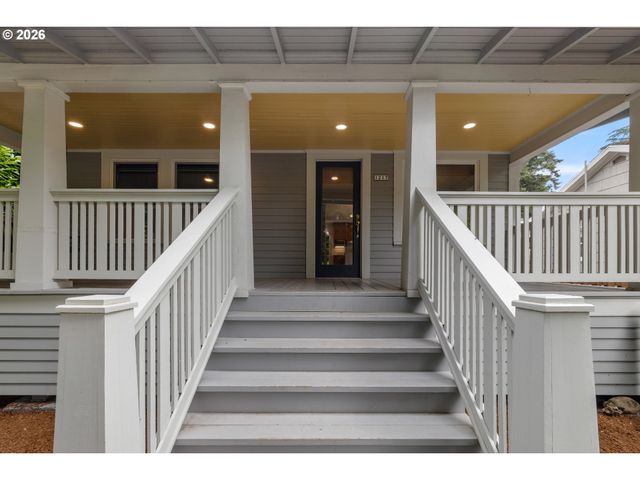 1217 Sw SPRING GARDEN St, Portland, OR 97219