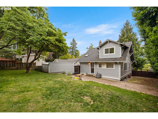 1217 Sw SPRING GARDEN St, Portland, OR 97219