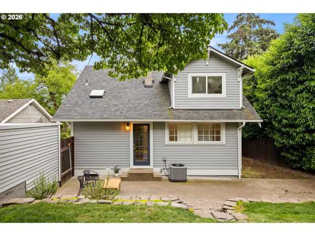 1217 Sw SPRING GARDEN St, Portland, OR 97219