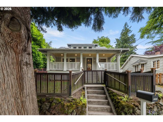 1217 Sw SPRING GARDEN St, Portland, OR 97219